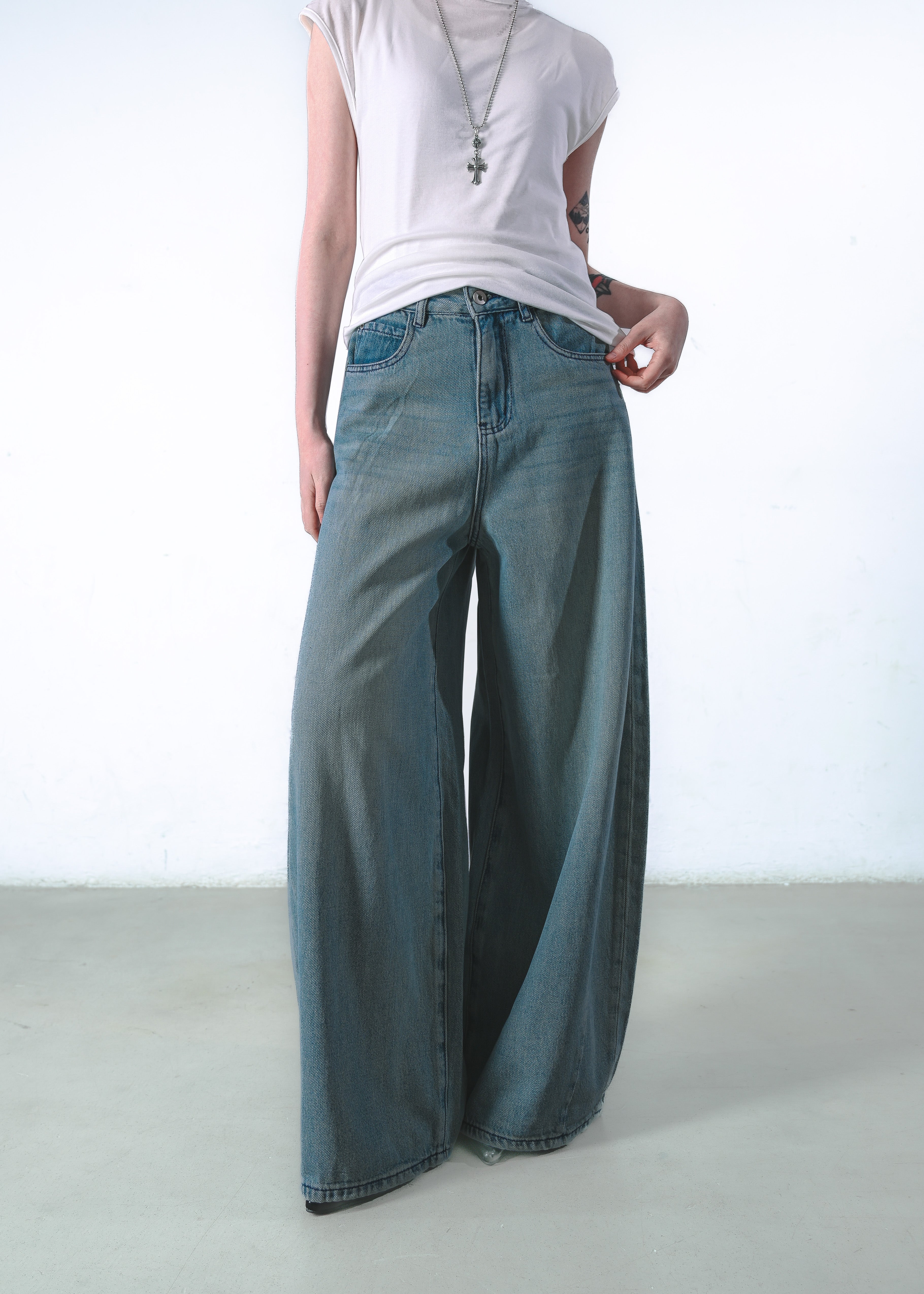 Classic Wide-Leg Jeans