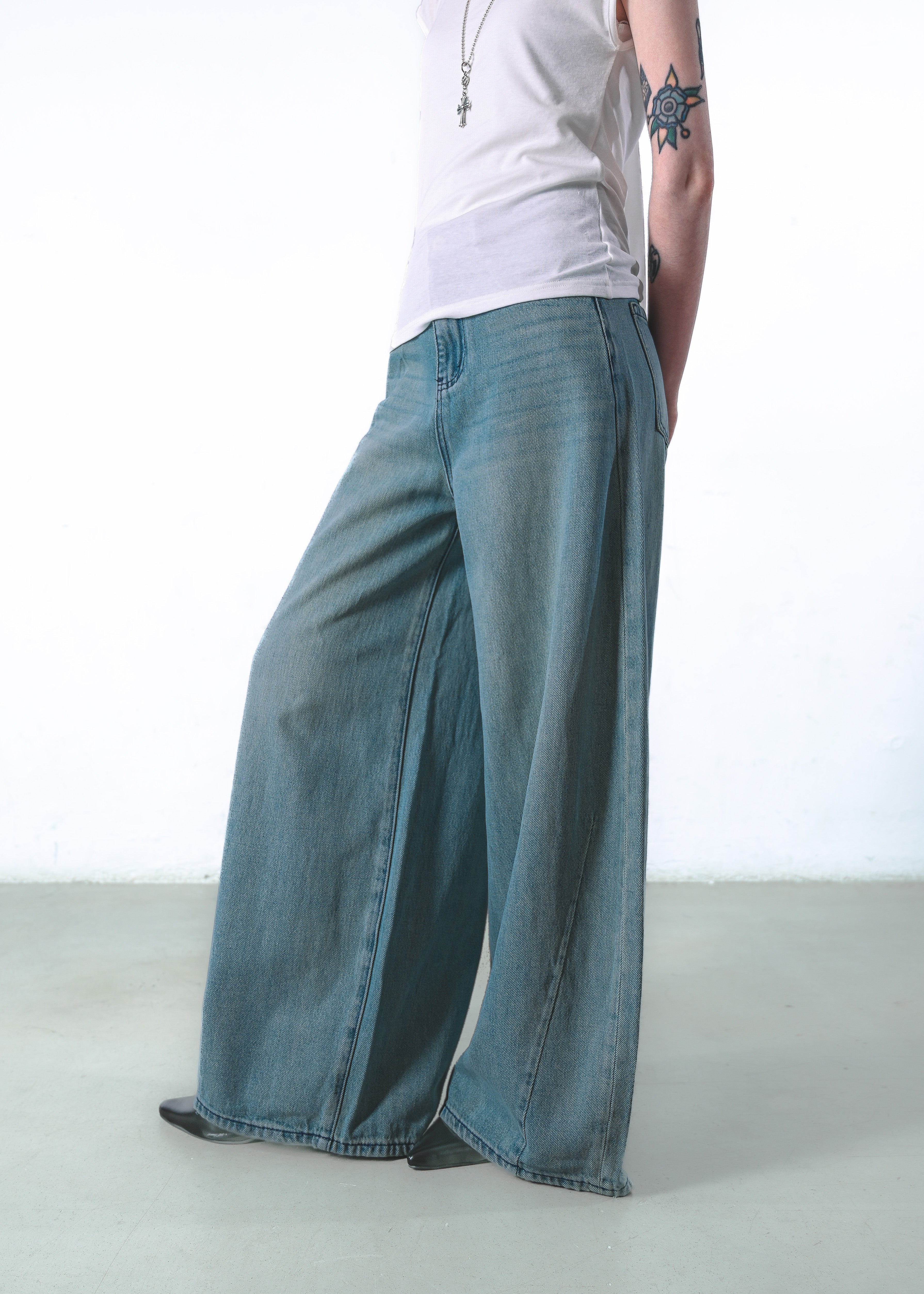 Classic Wide-Leg Jeans
