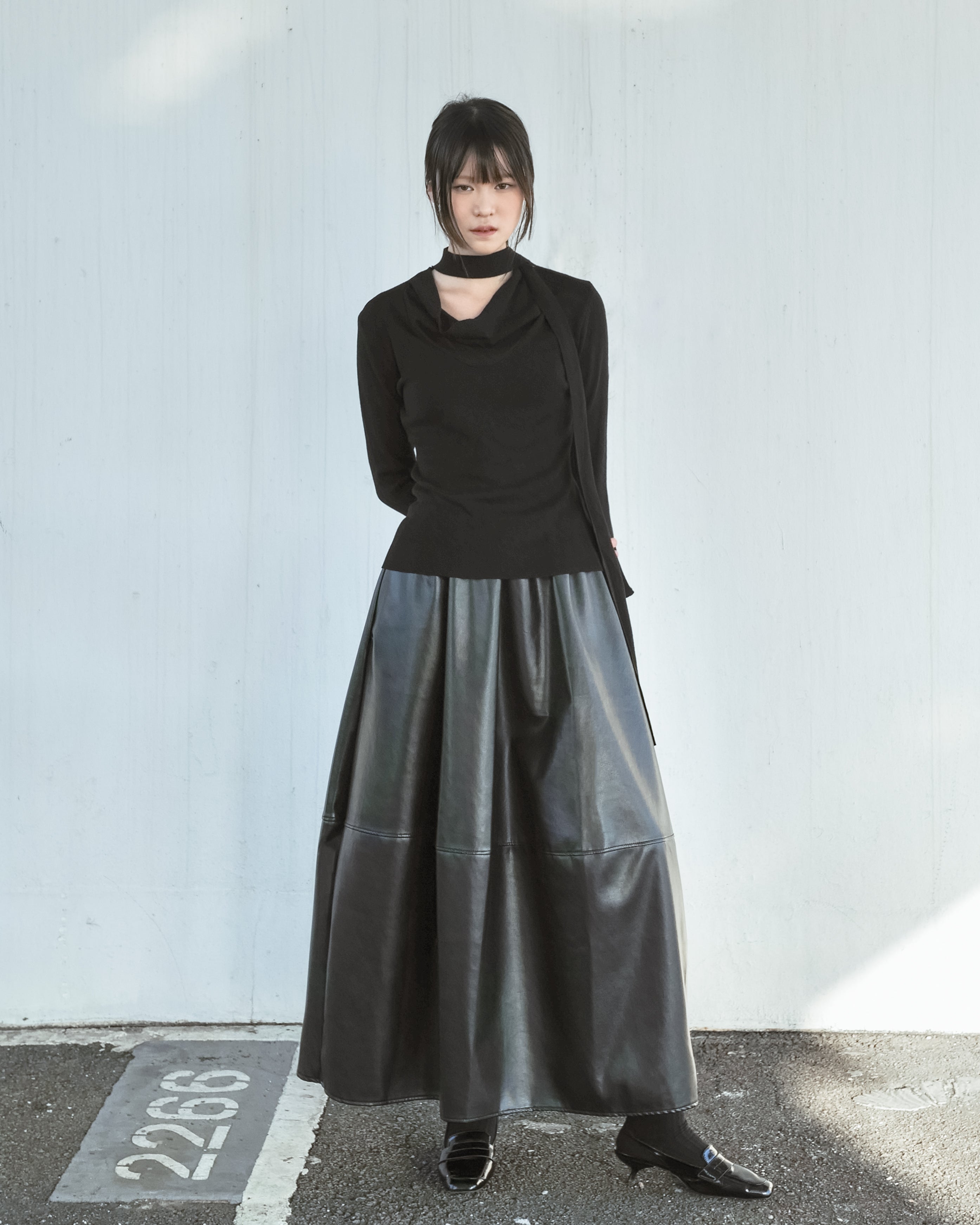 Knit Top with Neck Tie