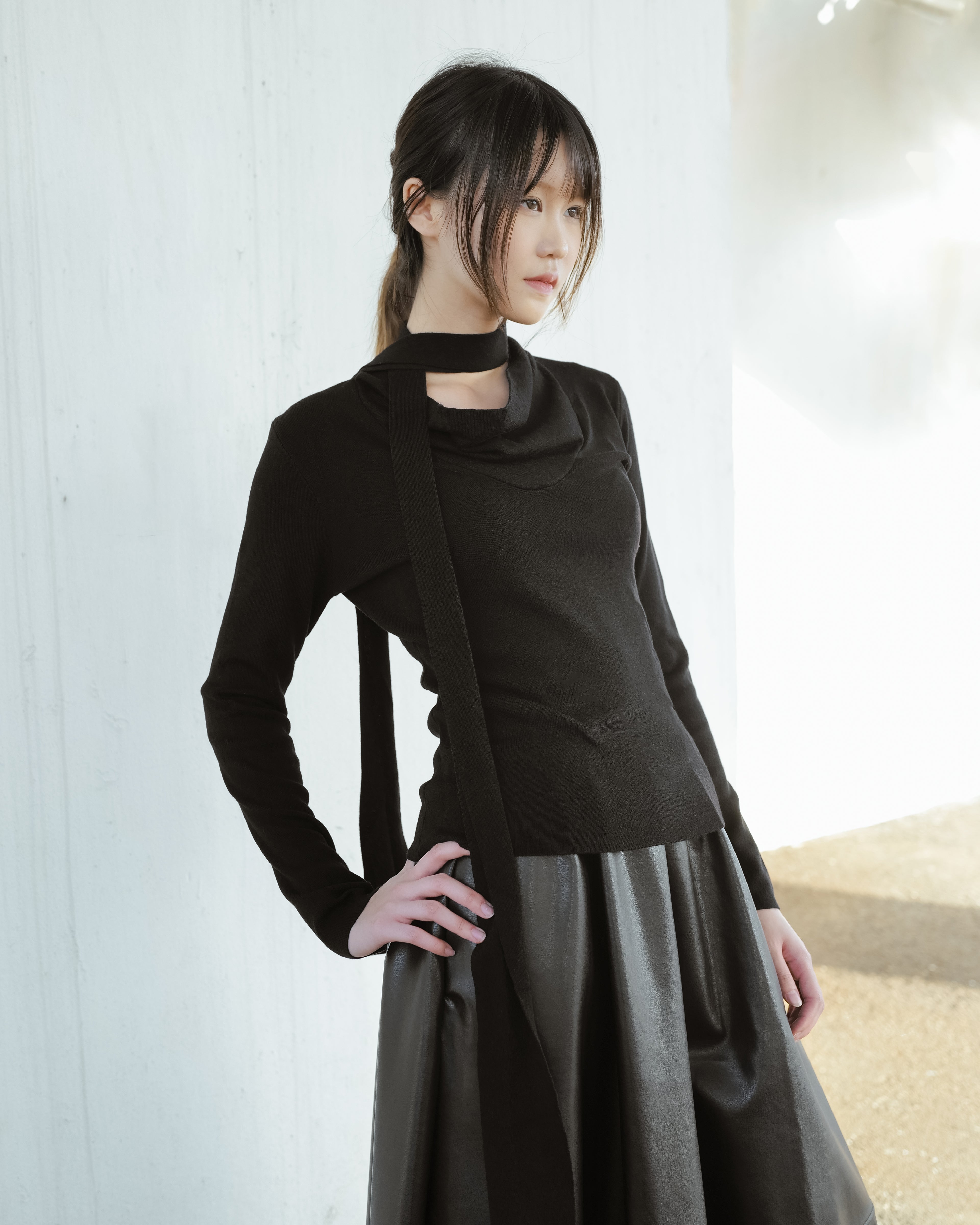 Knit Top with Neck Tie